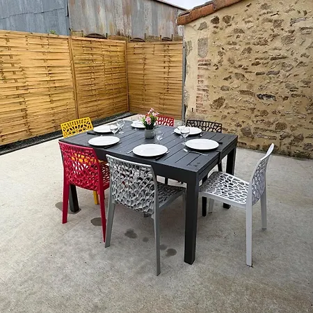 La Marière Rénové à La Campagne Avec Terrasse à 10 Min Du Puy Dufou Сasa de vacaciones